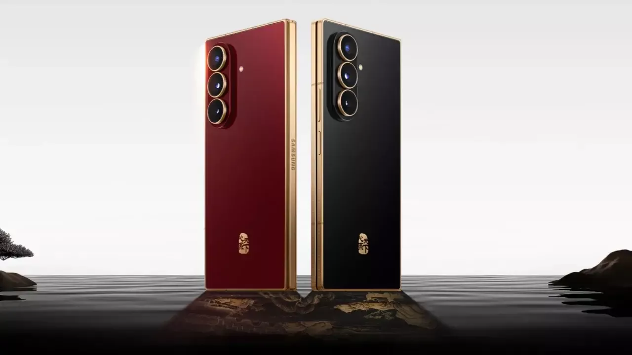 Samsung представила флагманский смартфон W26 для Китая