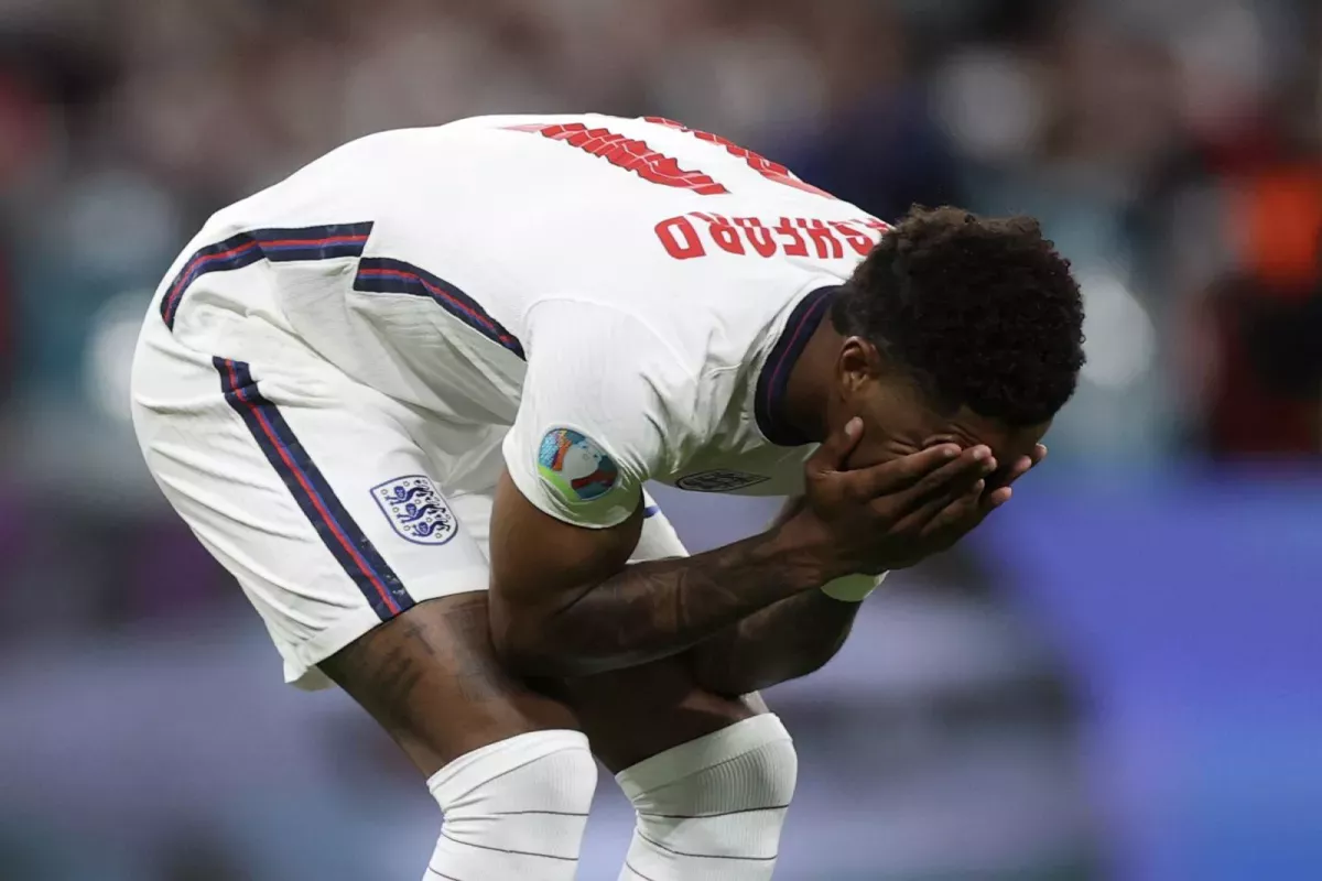 Wayne Rooney criticized Rashford's actions