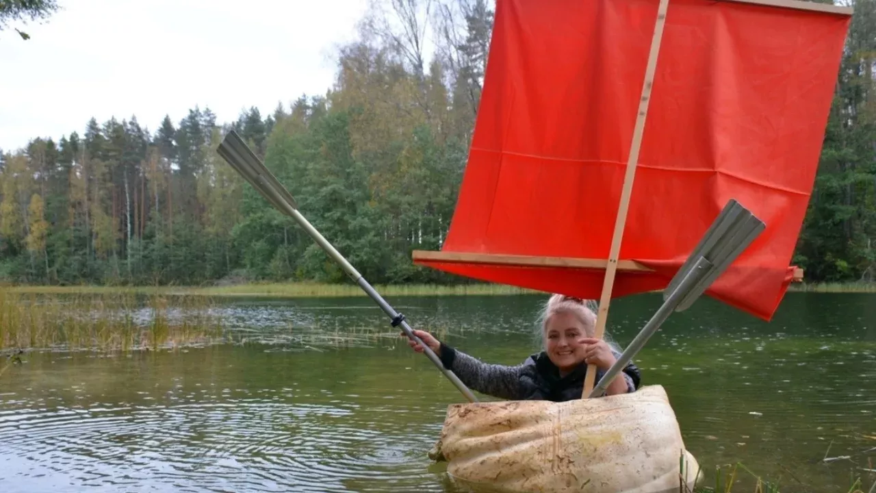 Yuliya Bogdanova organized rafting on a pumpkin