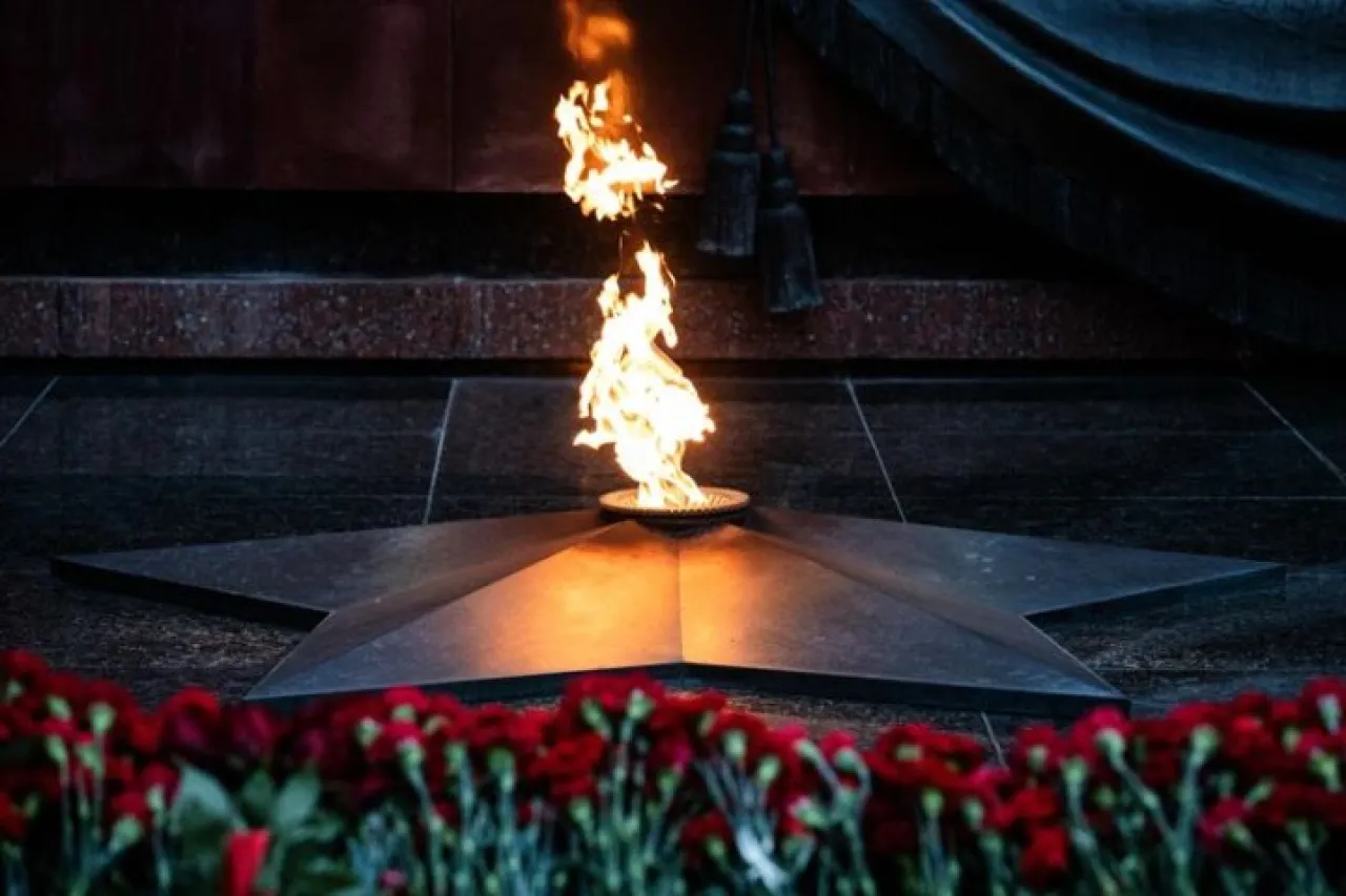 Abadiy olovdan sigaret yoqqan yigitga jazo tayinlandi