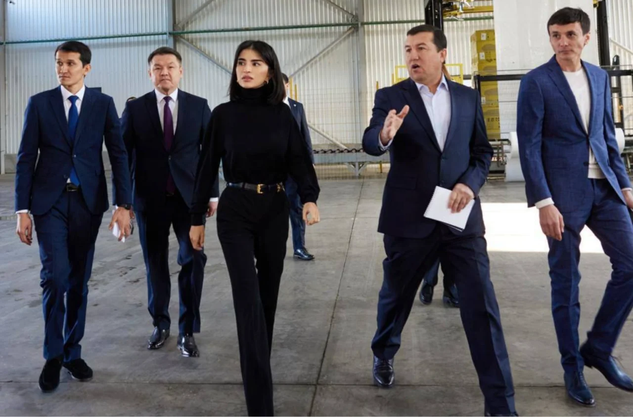 Saida Mirziyoyeva Qoraqalpog‘istondagi yangi korxonalarni o‘rgandi