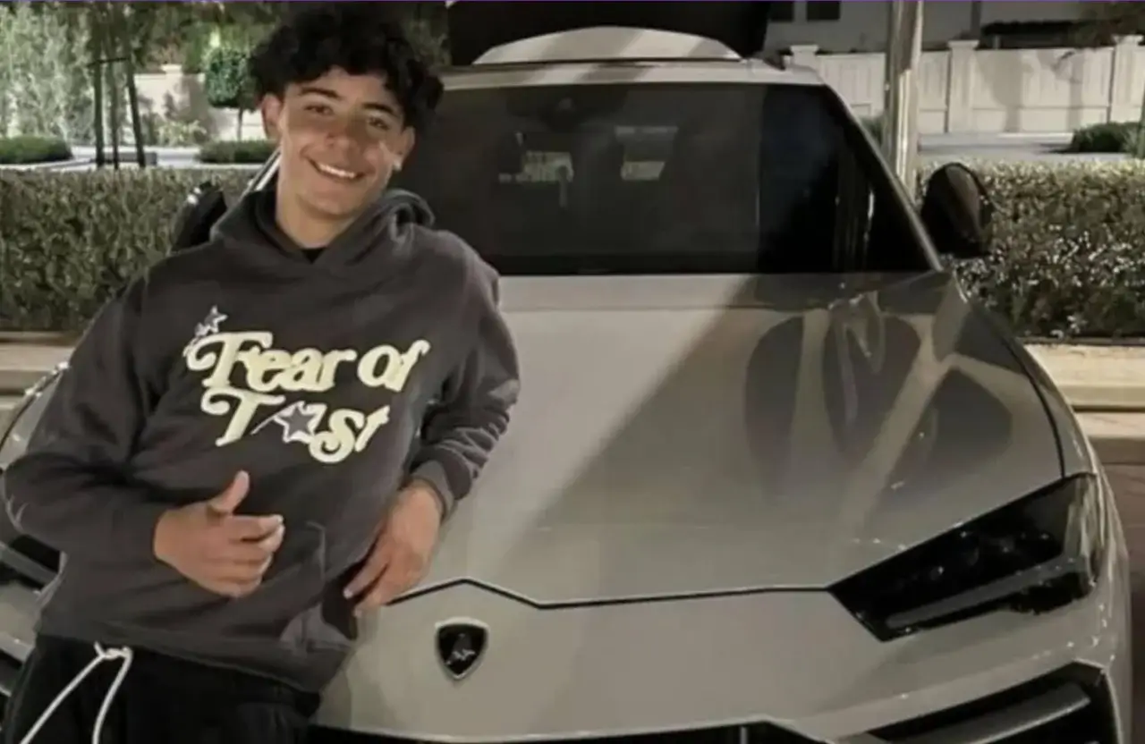 Krishtianu Ronaldu o‘g‘liga “Lamborghini” sovg‘a qildi