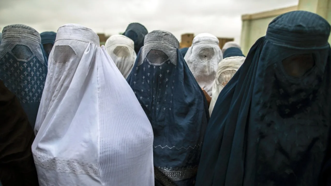 Women banned from public places without burqas in Herat
