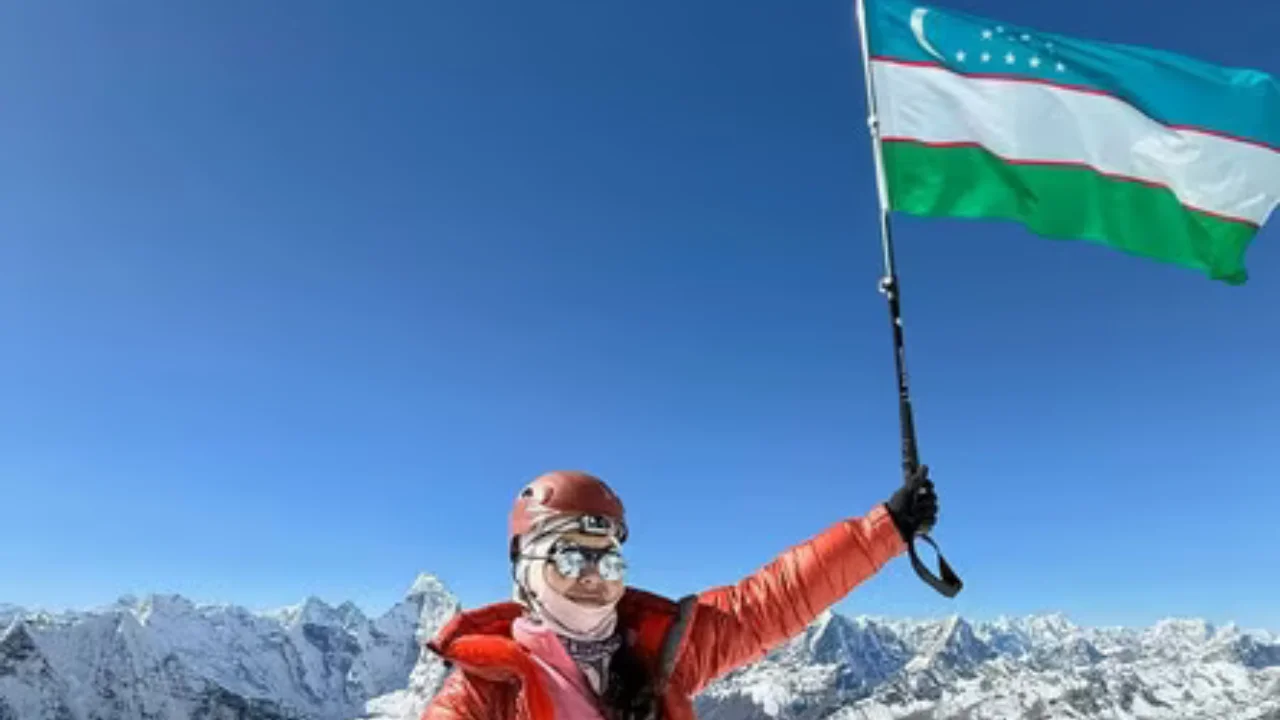 Alyona Aitova conquered the Island Peak summit