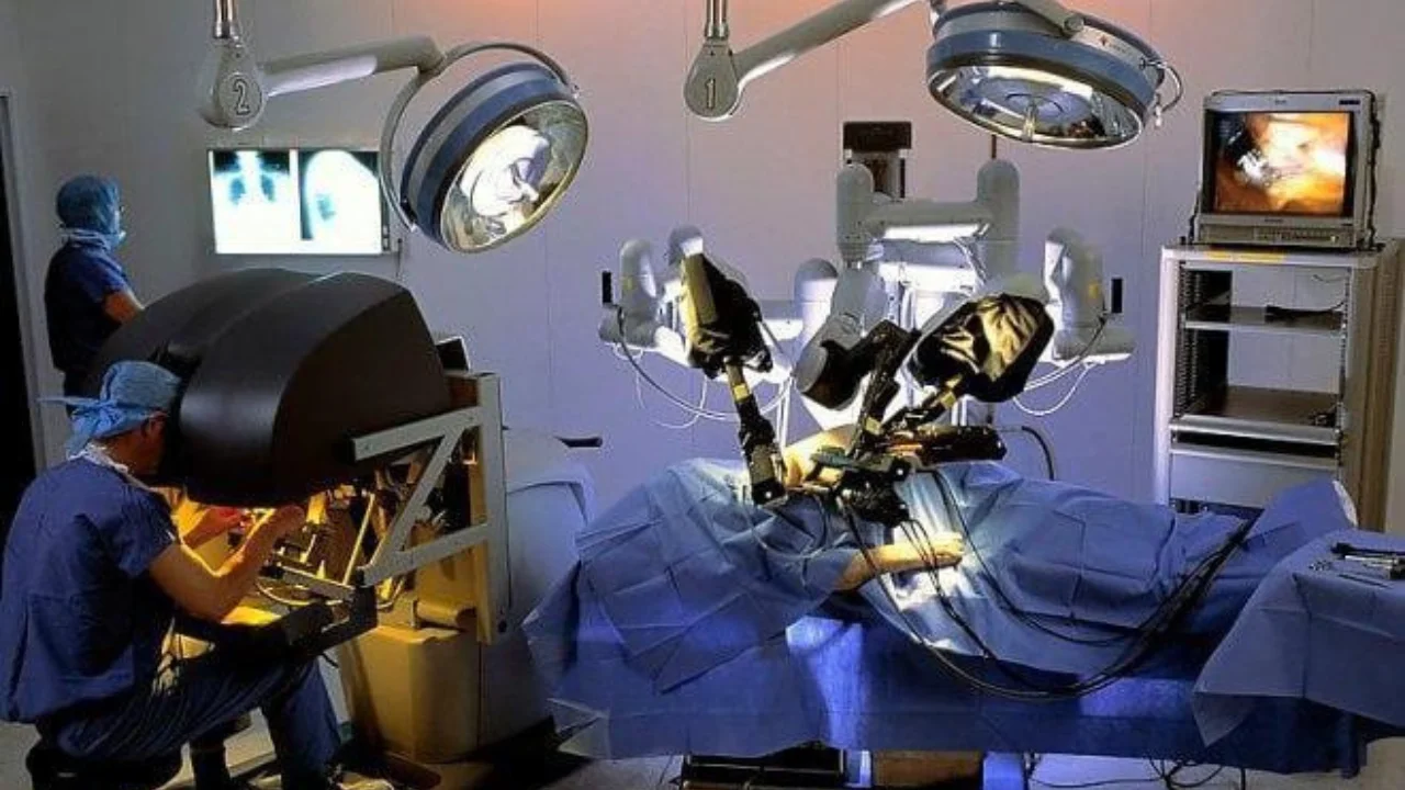 Unique surgery performed on a pregnant woman with the help of a robot