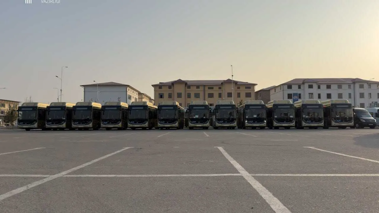 Gulistonda 52 ta yangi elektroavtobus yo‘lga qo‘yildi