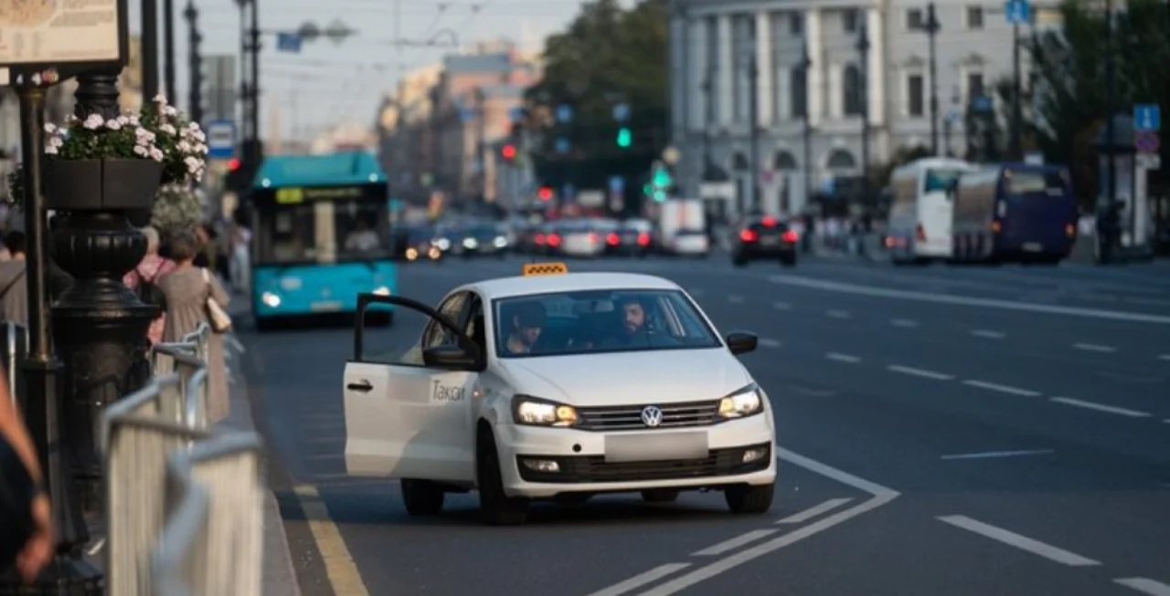 Sankt-Peterburgda muhojirlar taqiqi taksi narxini oshirdi