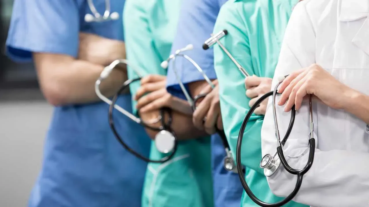 Новые льготы и дополнительные выплаты для врачей вводятся