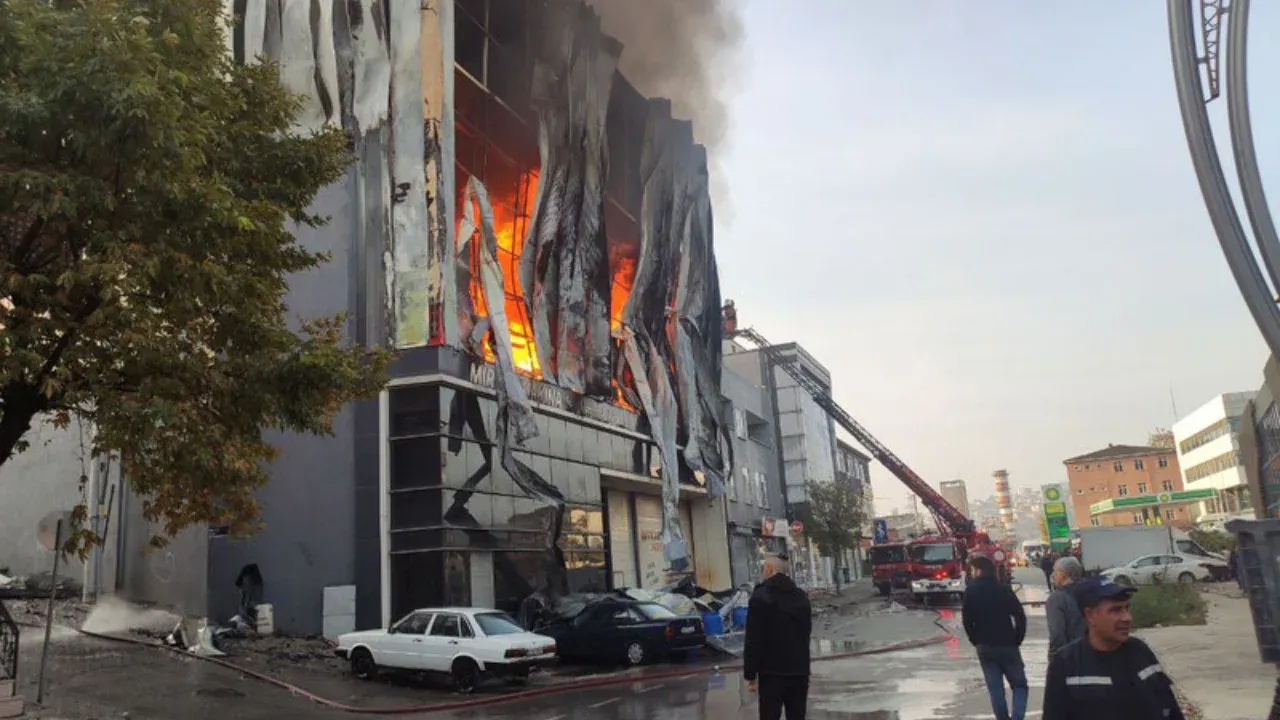 В Турции в результате взрыва на заводе погибли 6 человек