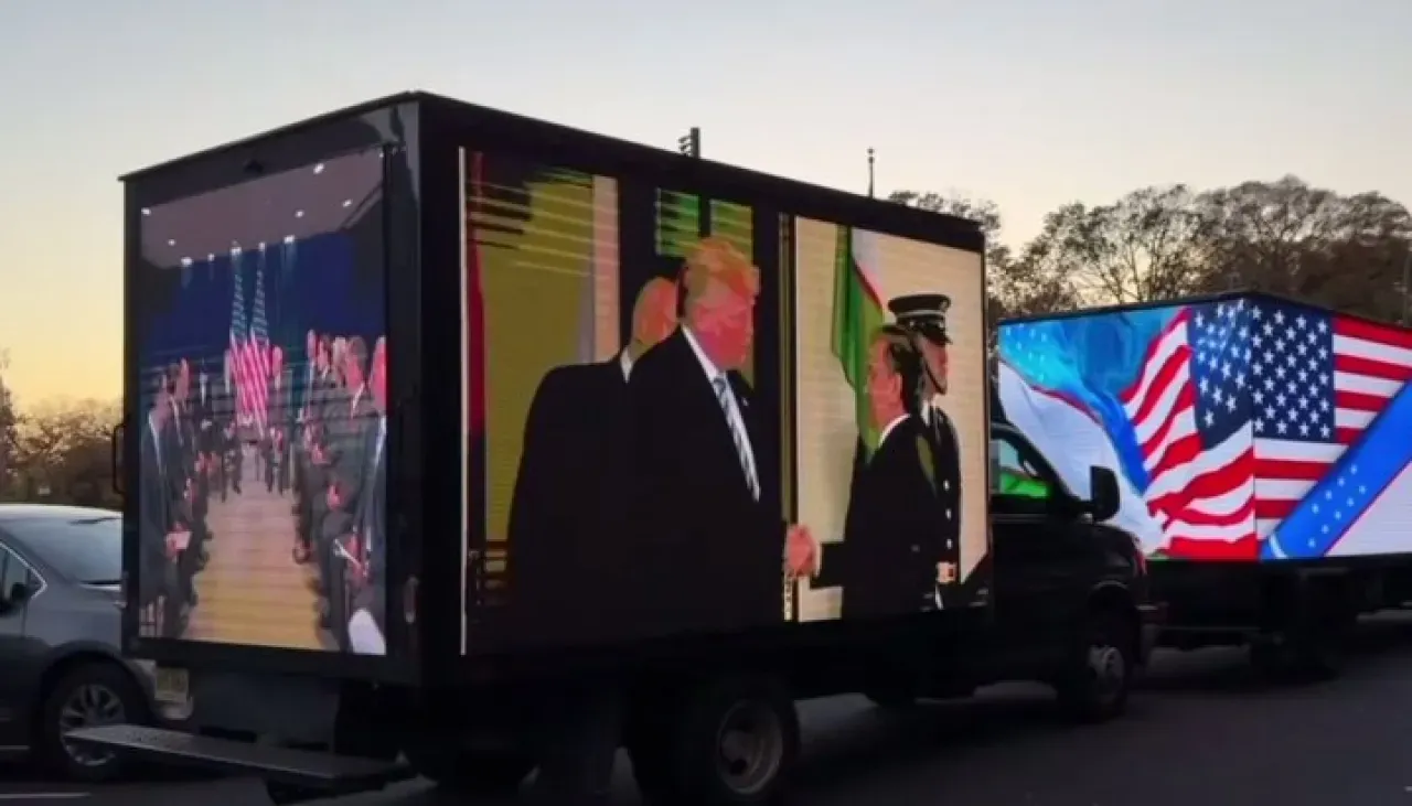 Рекламная акция по инициативе узбекистанцев в Вашингтоне