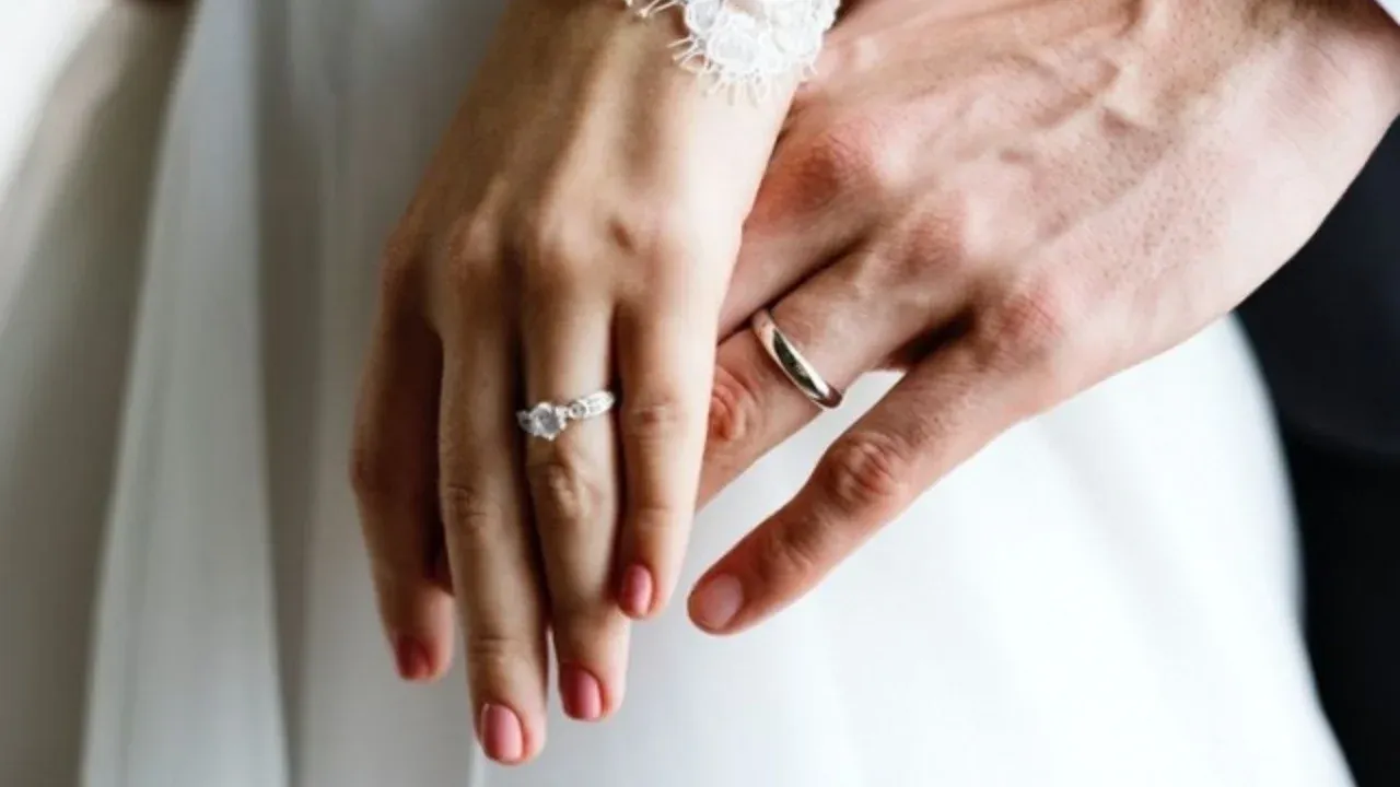 В Японии женщина заключила символический брак с ChatGPT