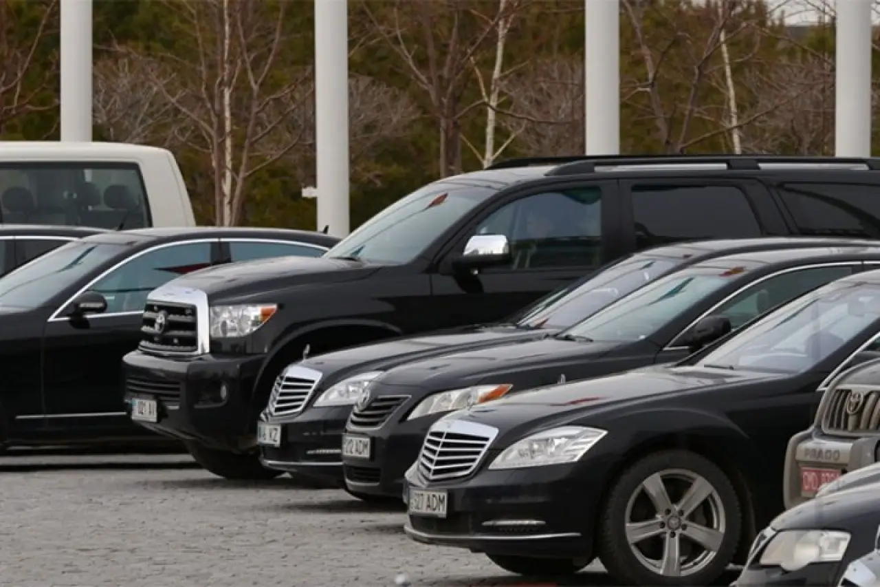 Лишние автомобили в государственных учреждениях выставят на продажу