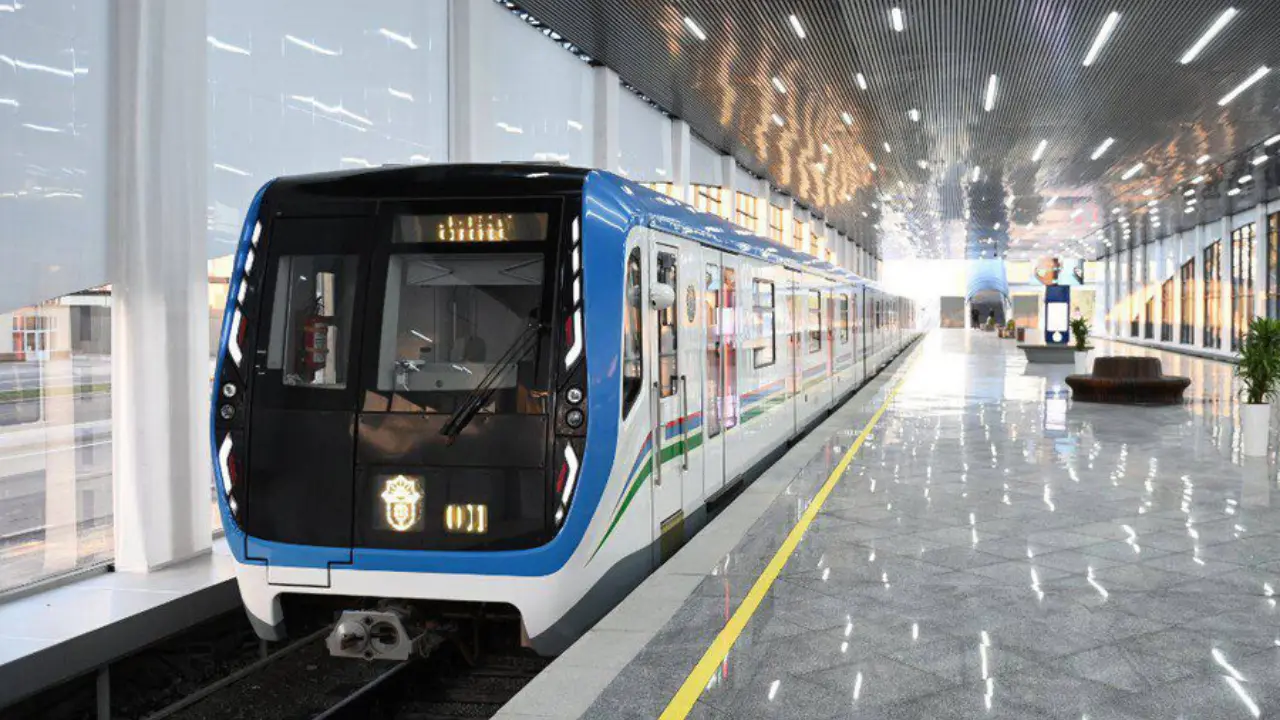 Новый год в Ташкентском метро работает без перерыва