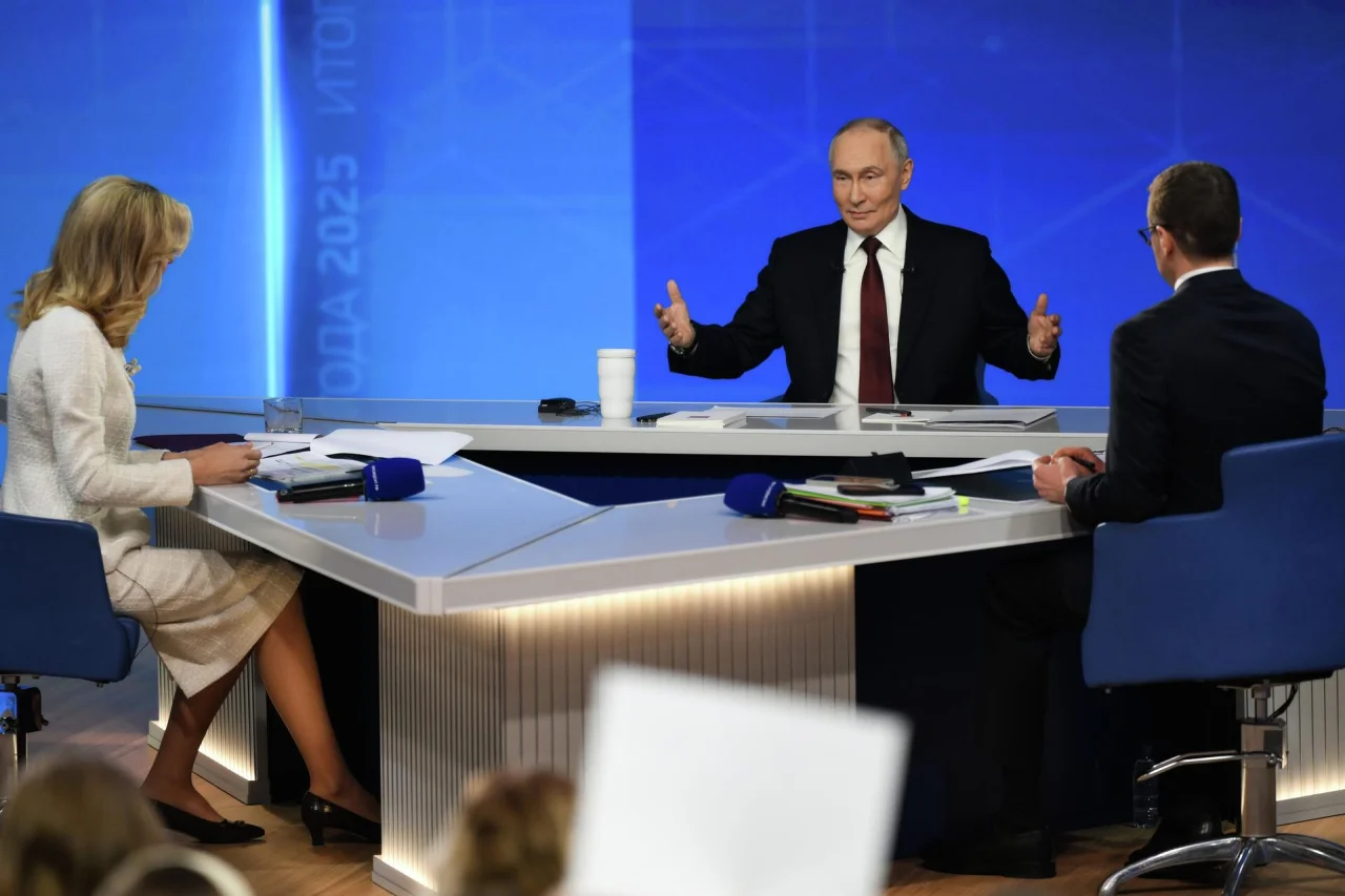 Putin matbuot anjumanida asosiy masalalarni muhokama qildi