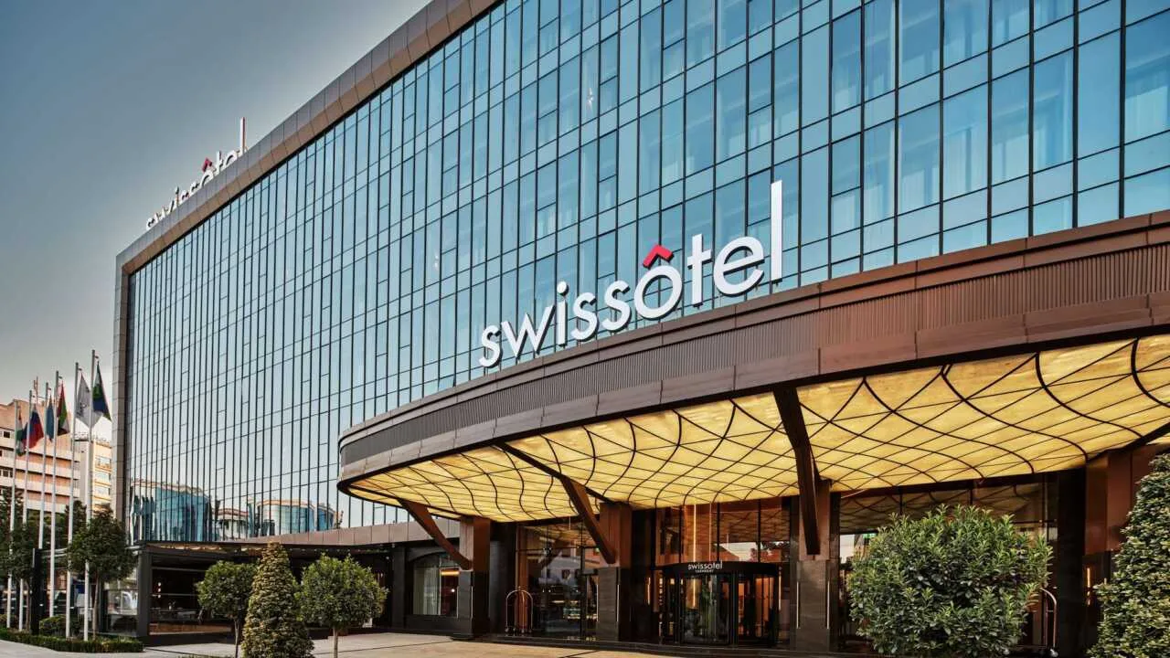 В отелях Accor отменили бесплатный завтрак