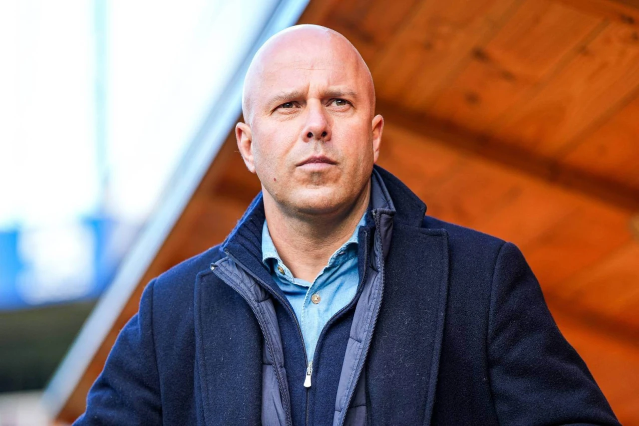 Арне Слот ответил на критику Стивена Джеррарда