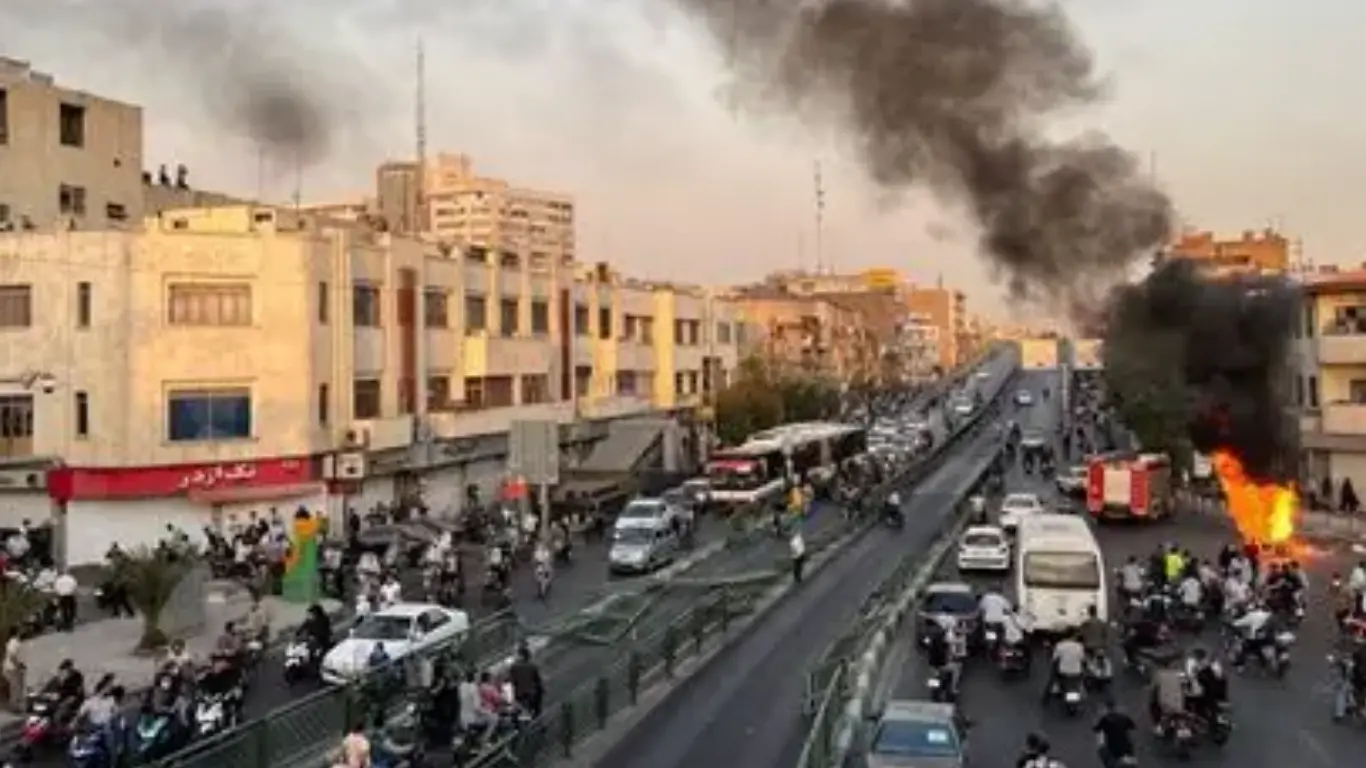 Protests intensify in Iranian cities