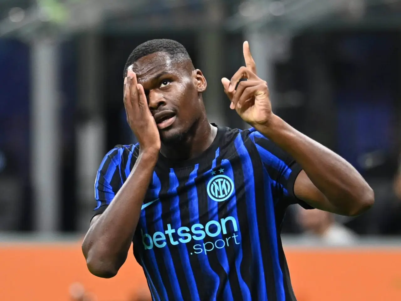 «Интер» укрепил лидерство, победив «Пизу»