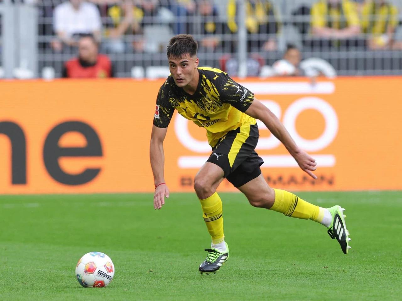 Аарон Ансельмино досрочно вернулся в 