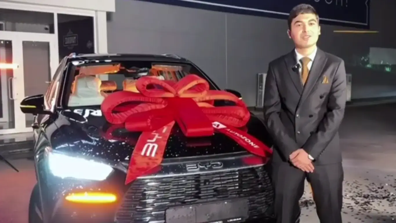 17-year-old Muhammadjon won an electric car on 'Zakovat'