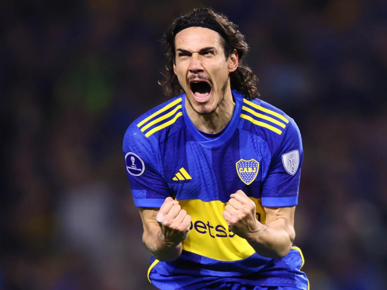 Эдинсон Кавани завершил футбольную карьеру