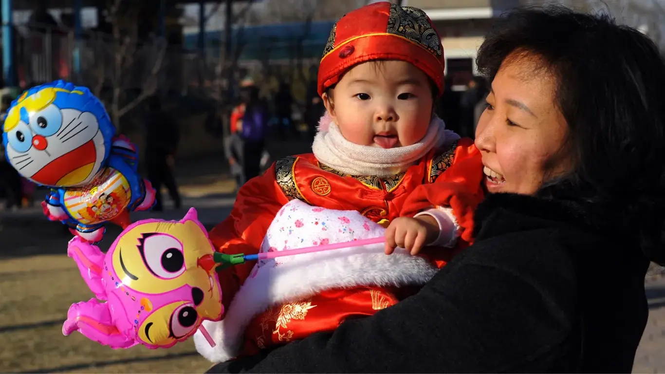 Birth rate in China fell to a record low