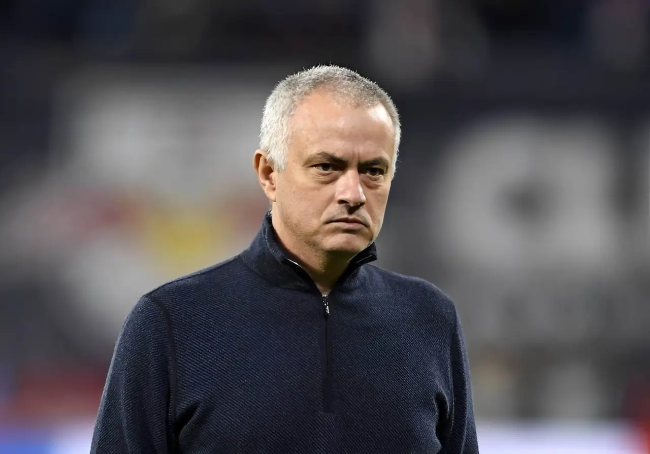 Linkoln Mourinyoni hurmatsizlikda aybladi