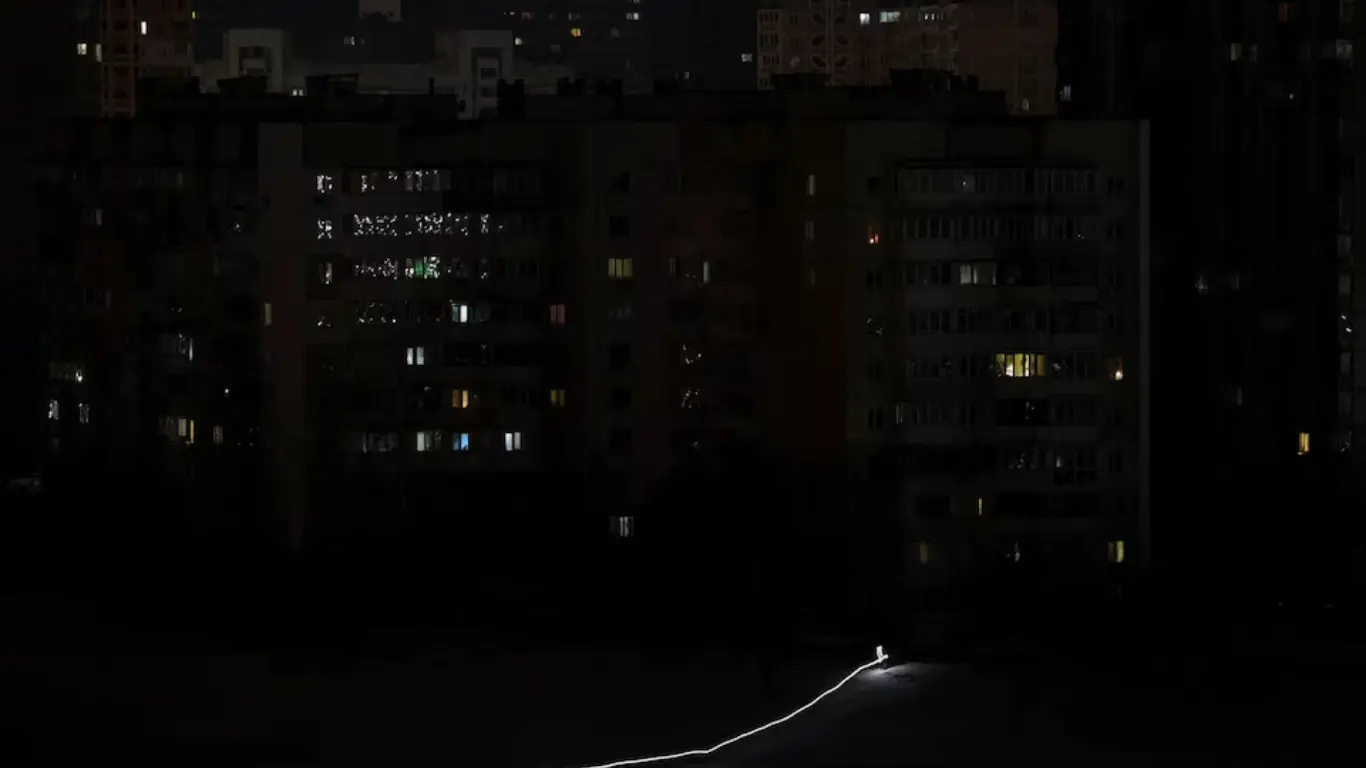 Rossiya hujumlari Kiyevni elektrsiz qoldirdi