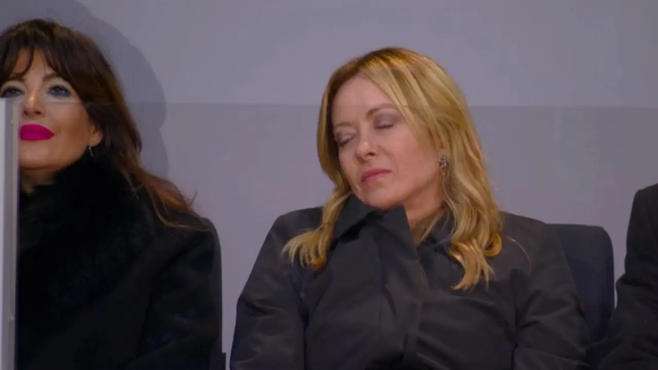 Giorgia Meloni fell asleep at the Olympic opening