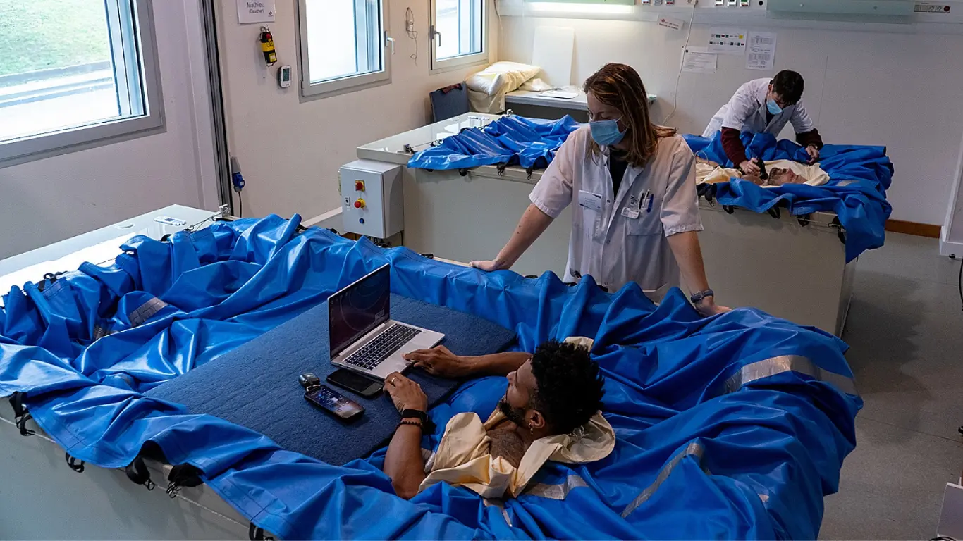 Volunteers sought to lie down for 10 days for space research