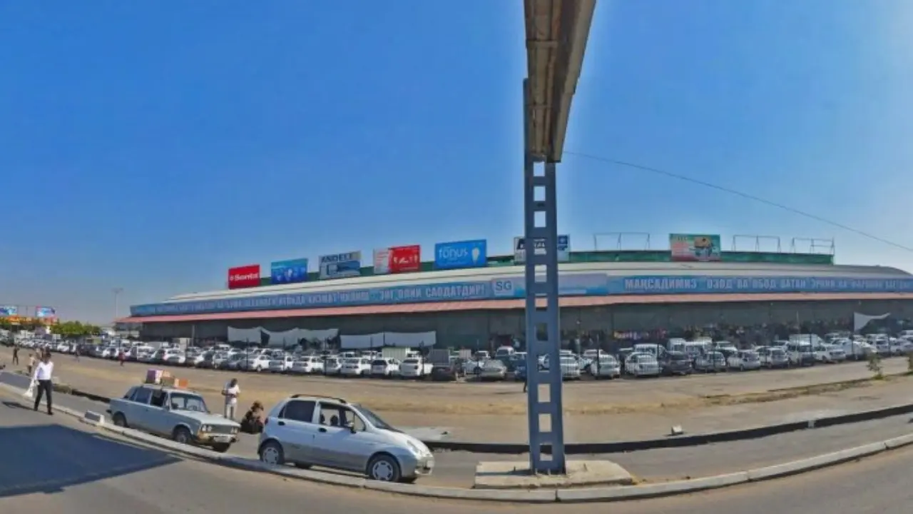 Uchtepadagi qurilish bozori bir qismi yopildi