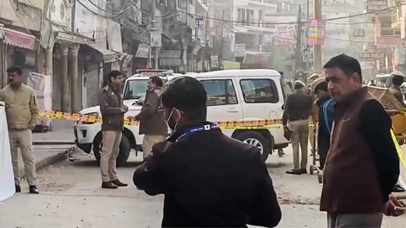 A woman who had an affair with her lover killed her husband