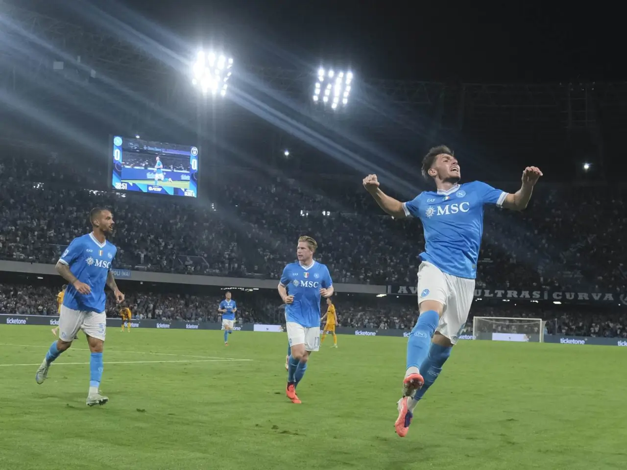 Napoli and Roma drew 2:2