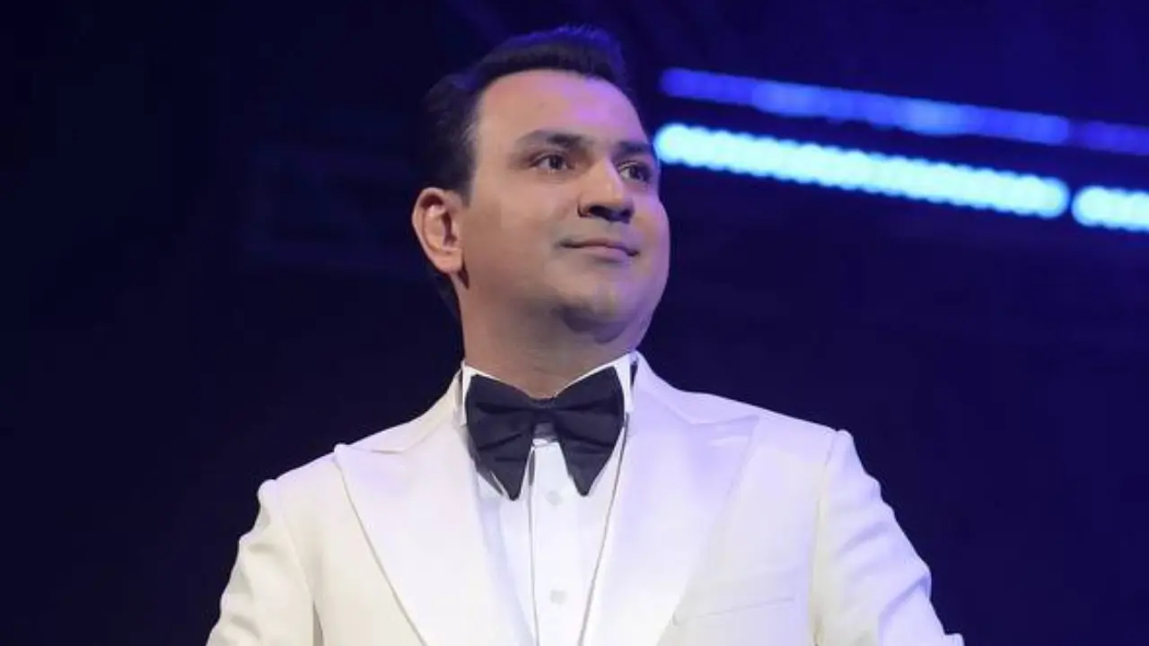 Imron gifted a fan a watch worth 20 thousand dollars at the concert