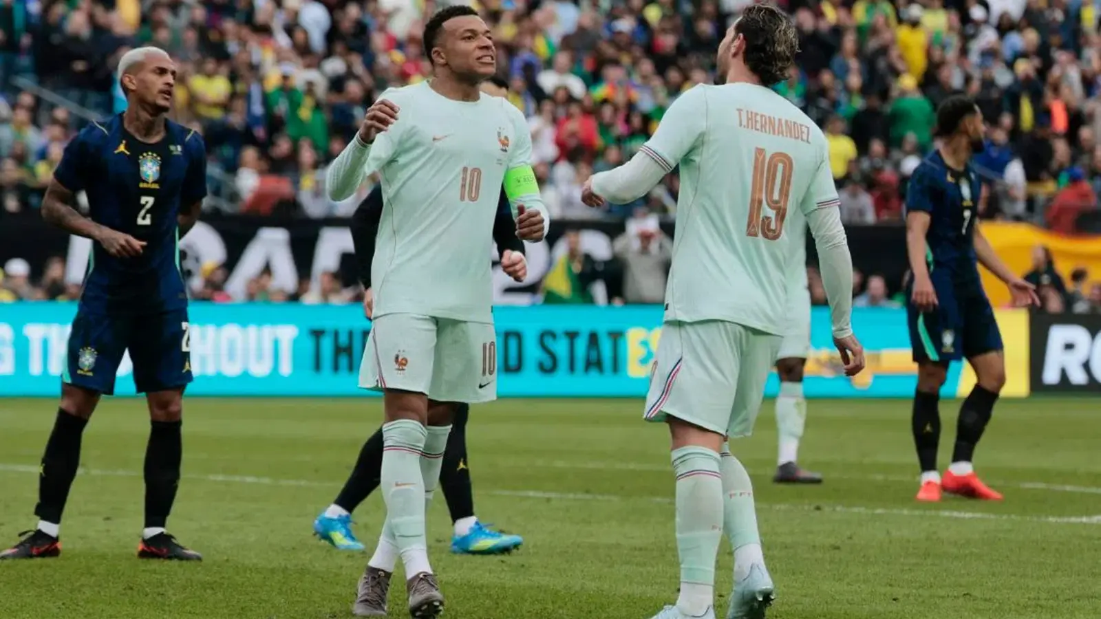 Интересный матч прошел между сборными Франции и Бразилии