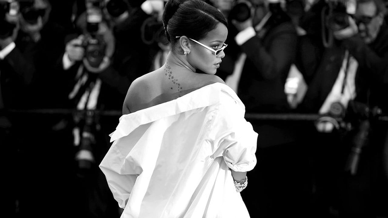 Rianna's luxurious house in Los Angeles was shot at