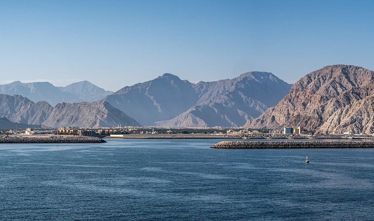 Ormuz bo‘g‘ozida kemalar harakati tiklanmoqda