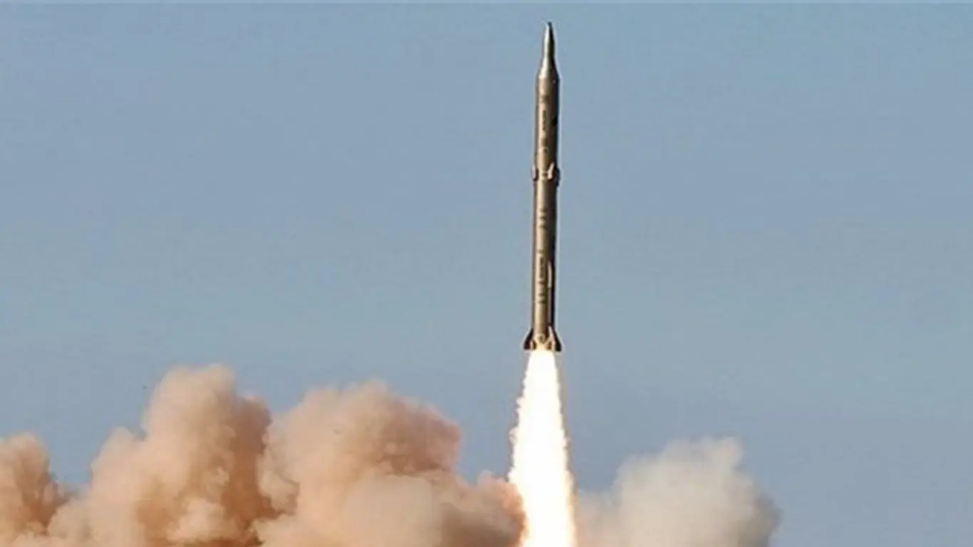 Iran launches Sejjil missile at Israel for the first time in history