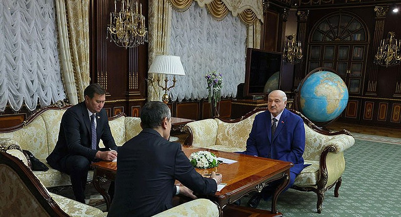 Lukashenko o'zbek mehnat migrantlarini Belarusga chaqirib, ularni yuqori qadrladi