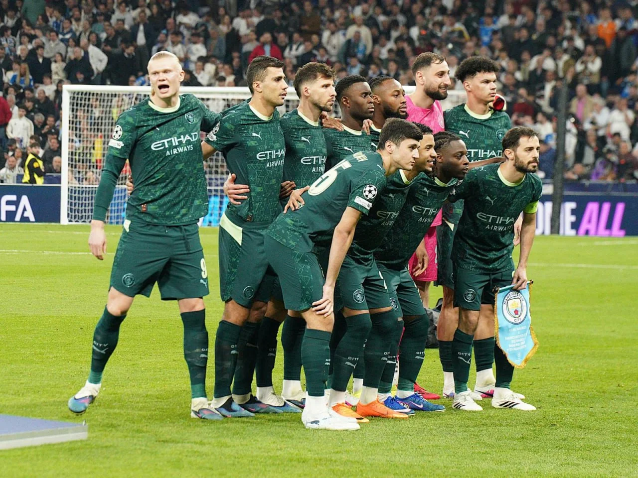 <Jeremi Doku Manchester Siti bilan yangi shartnoma muzokaralariga tayyorlanmoqda>