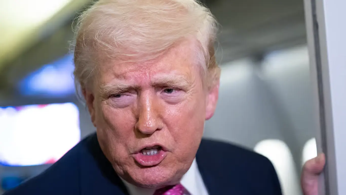 Tramp Hormuz bo'g'ozi ikki daqiqada nazoratga olinadi dedi