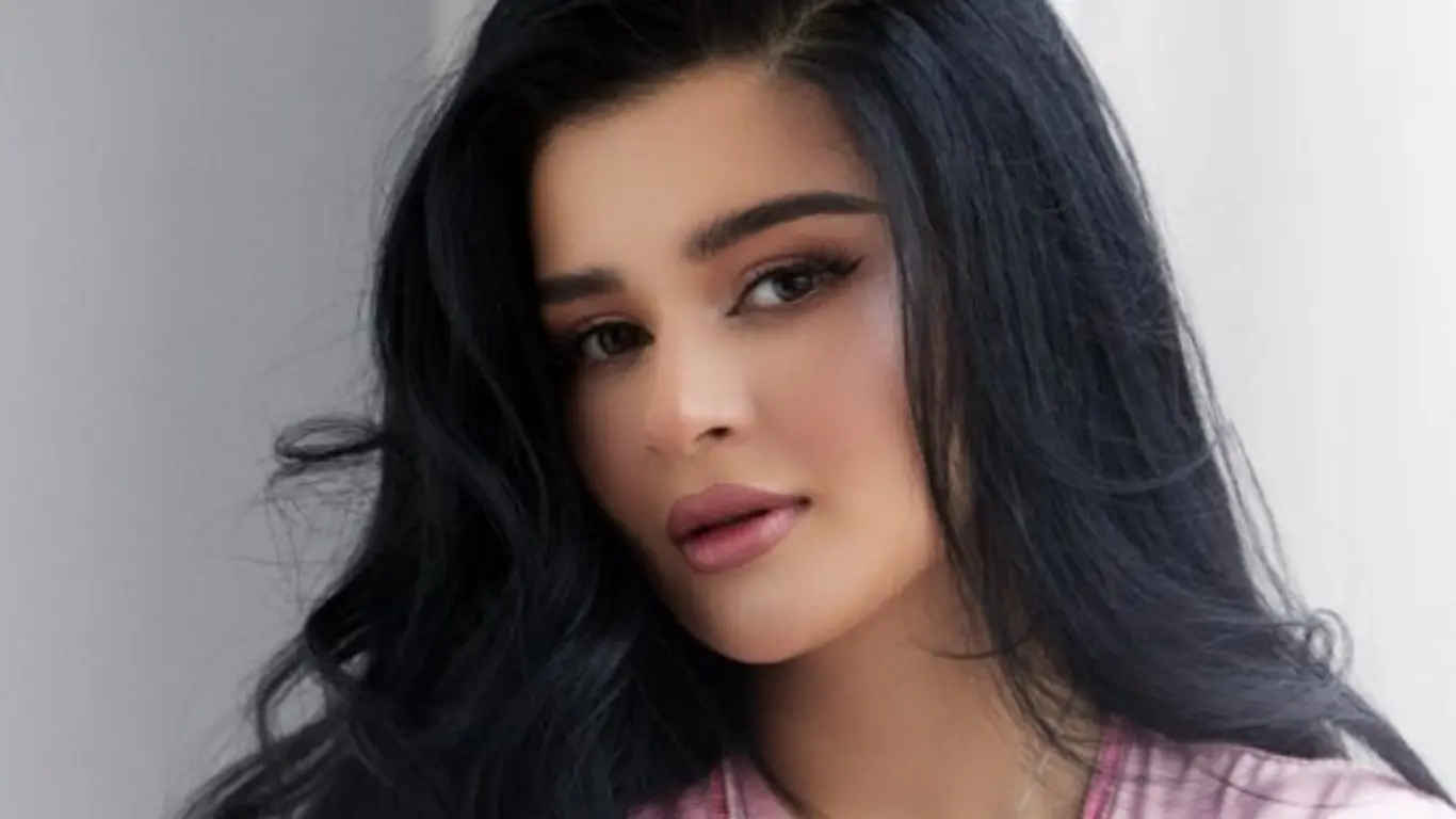 Shirin Zaitova 35 yoshga to'ldi, yaqinlari bilan bayram qildi