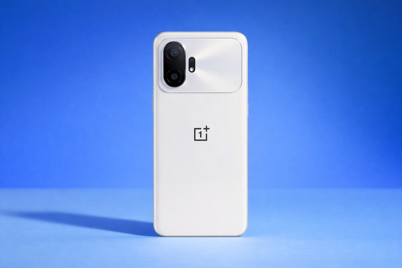 OnePlus 15Tda 7500 milliamper soatli sig'imli batareya mavjud