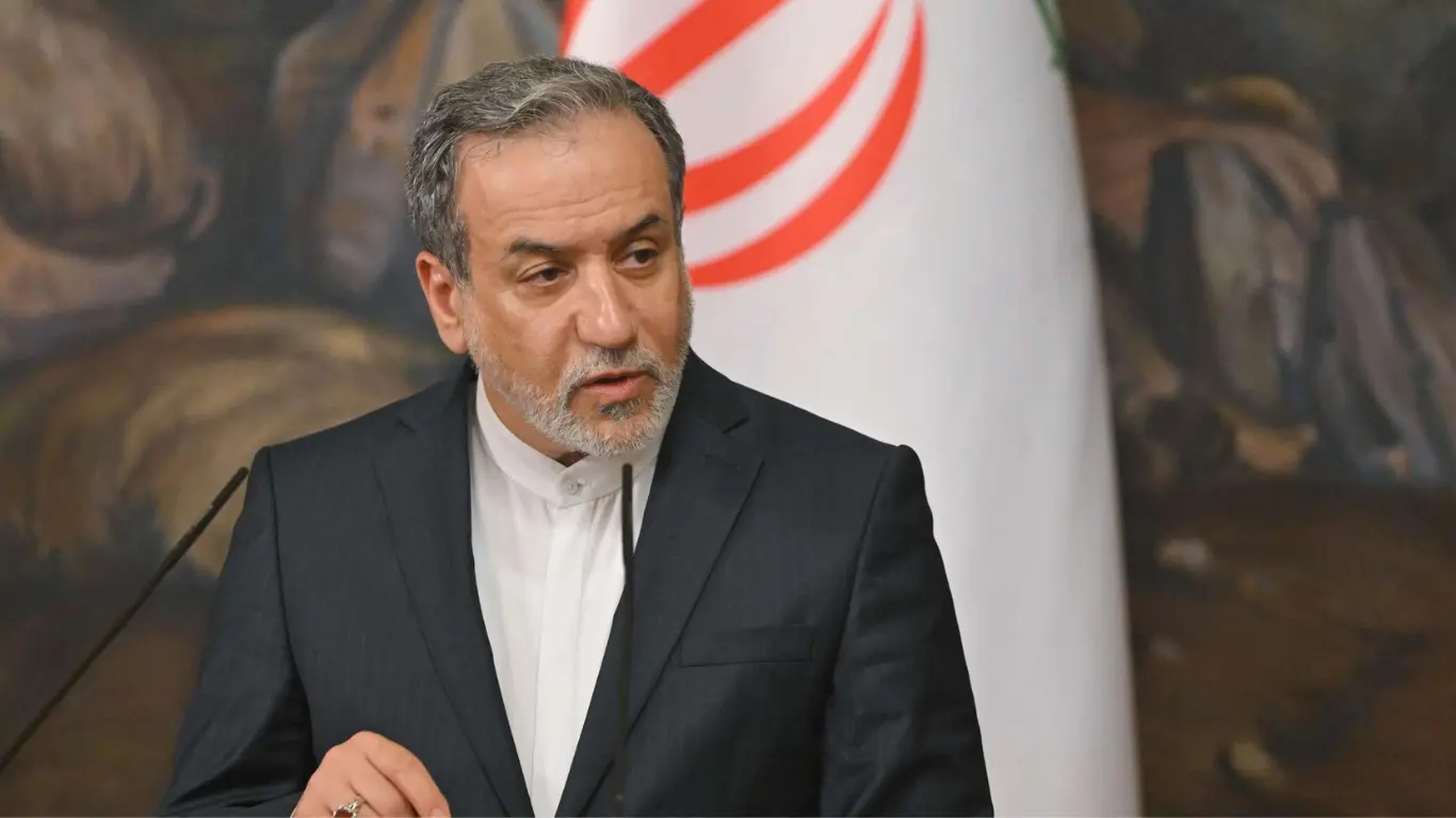 Iranian official links safety of US prisoners to political situation