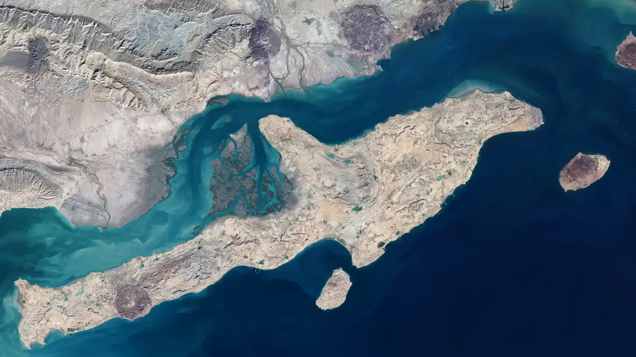 Eron Ho'rmuz bo'g'ozi orqali AQSH va Isroil kemalariga ruxsat bermayapti