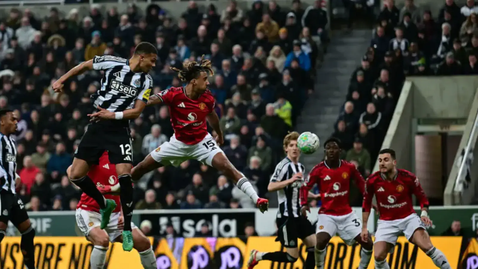 "Nyukasl" 10 kishi bilan "Manchester Yunayted"ni yengdi