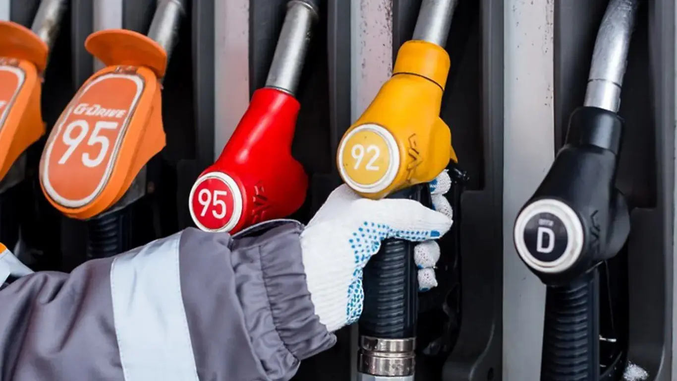 O'zbekistonda AI-92 benzin narxi keskin oshdi va savdo hajmi qisqardi