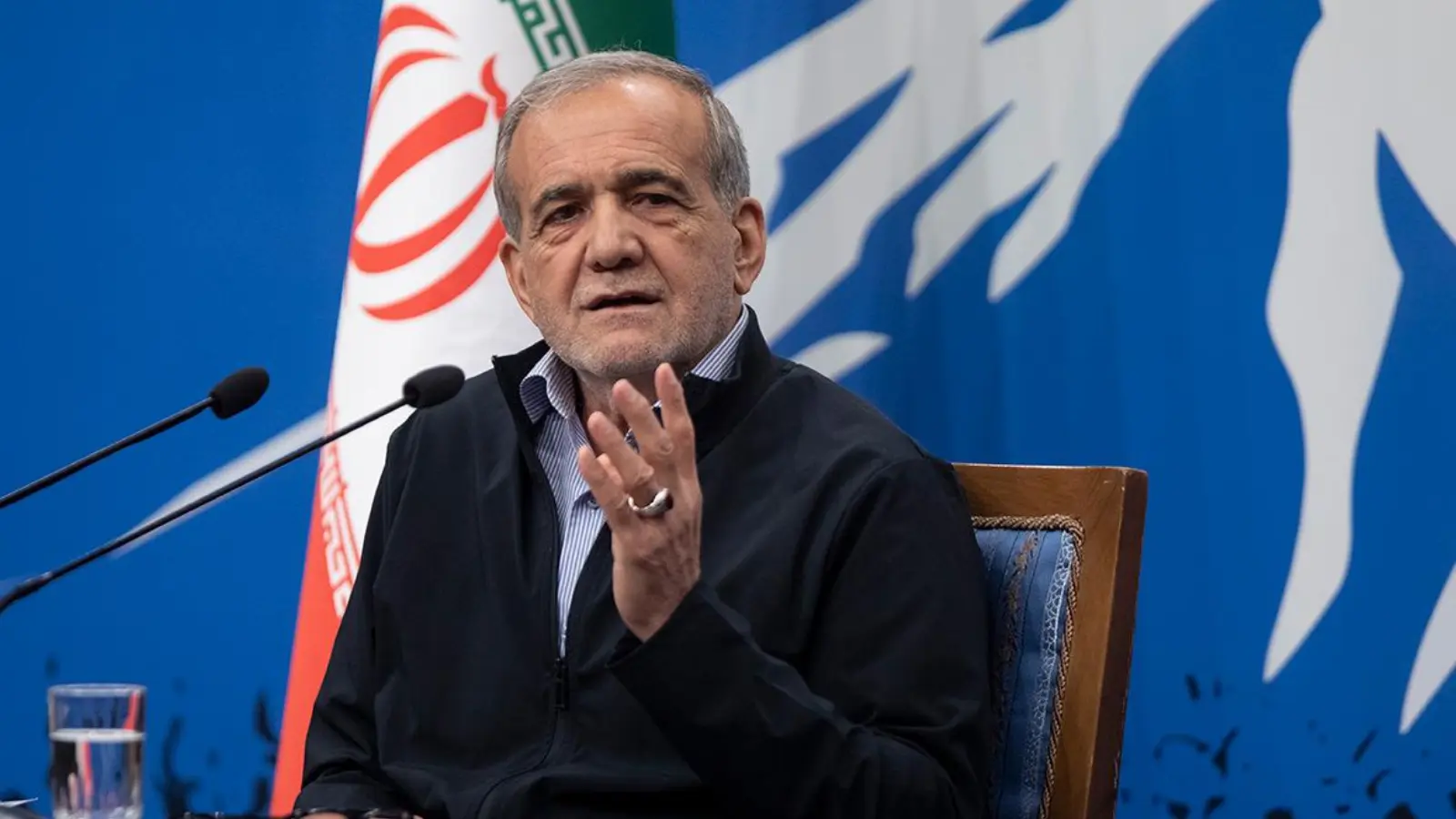 Президент Ирана извинился перед соседними государствами