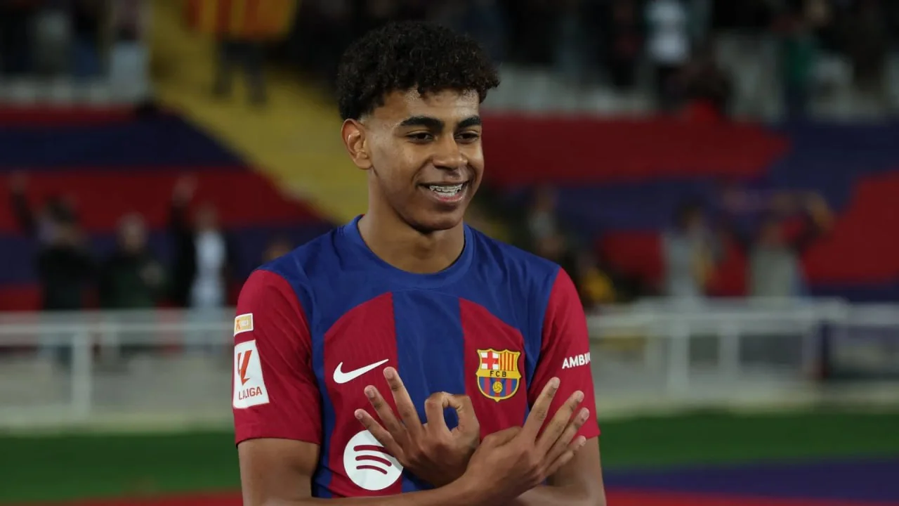 Yamal stated that Barcelona needs a strong central striker