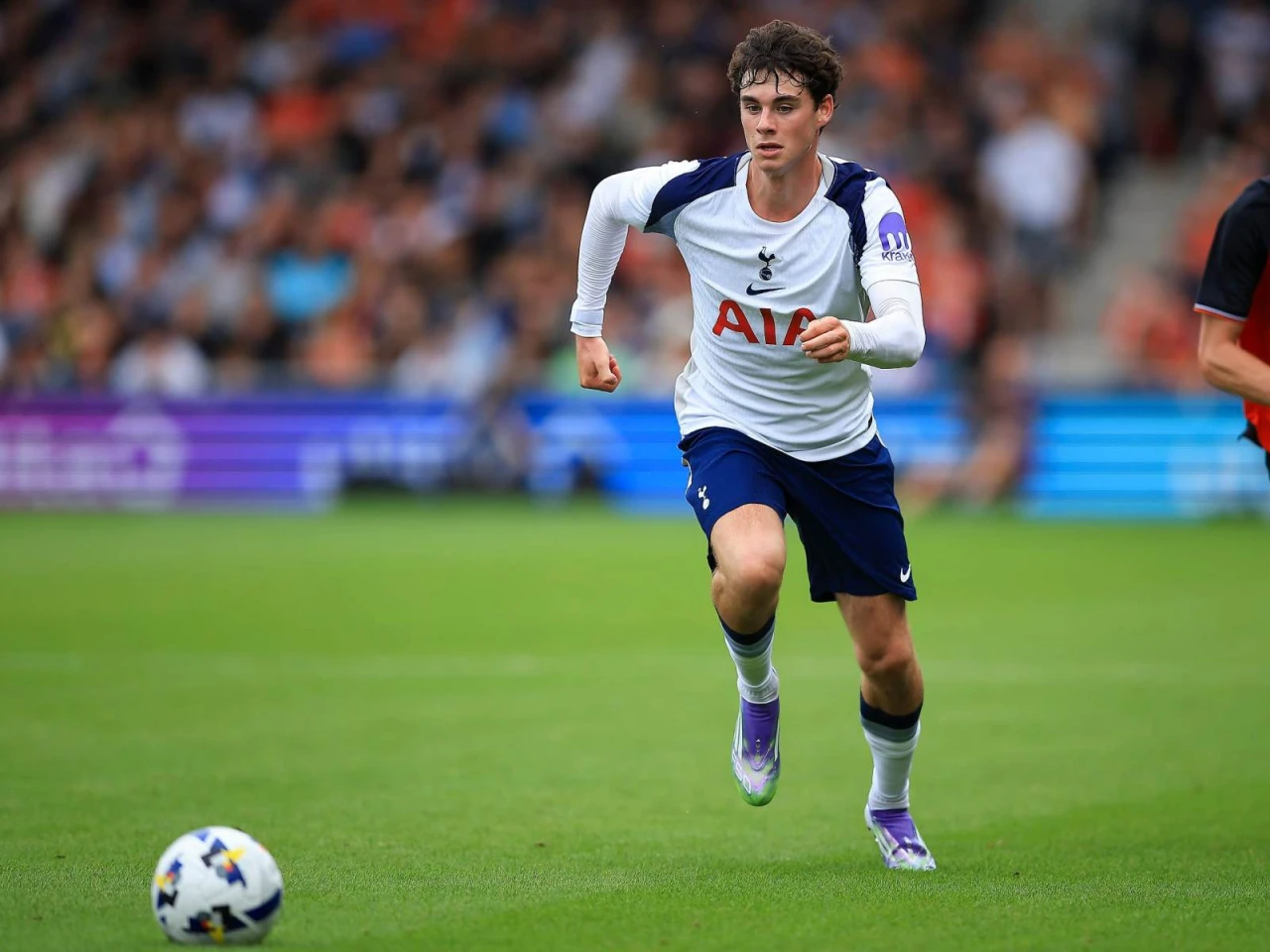Tottenham does not plan to sell Archie Gray